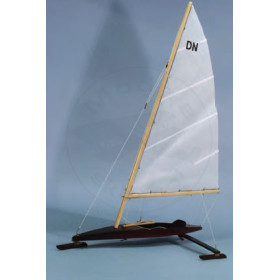 DUMAS Łódź DN Iceboat 1123