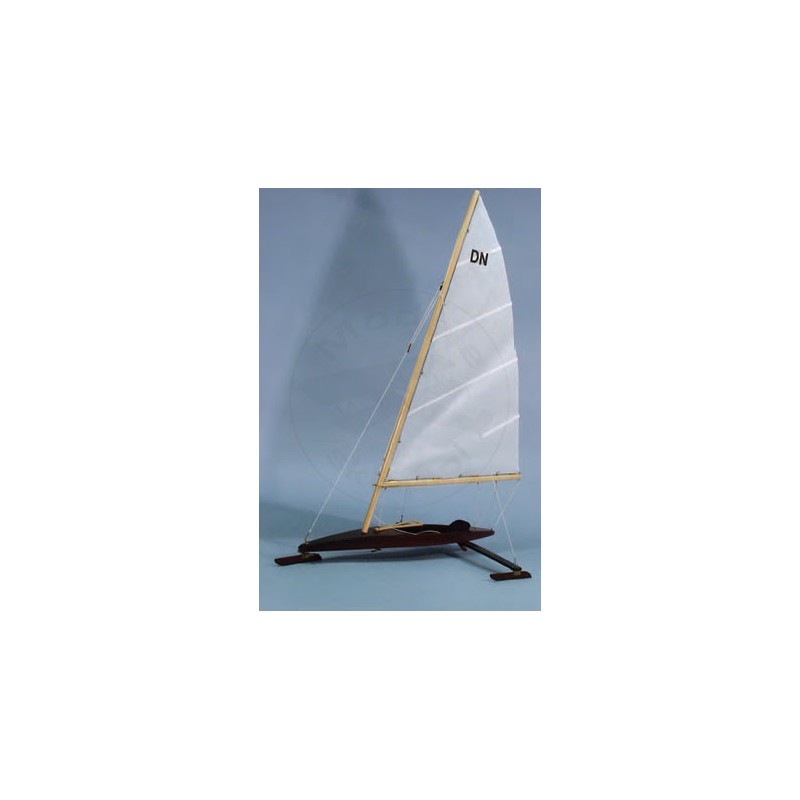 DUMAS Łódź DN Iceboat 1123