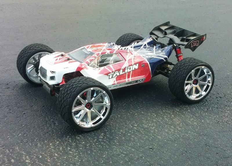 Koła asfaltowe HPI RACING - MOUNTED PHALTLINE TIRE 140x70mm on BLAST WHEEL CHROME