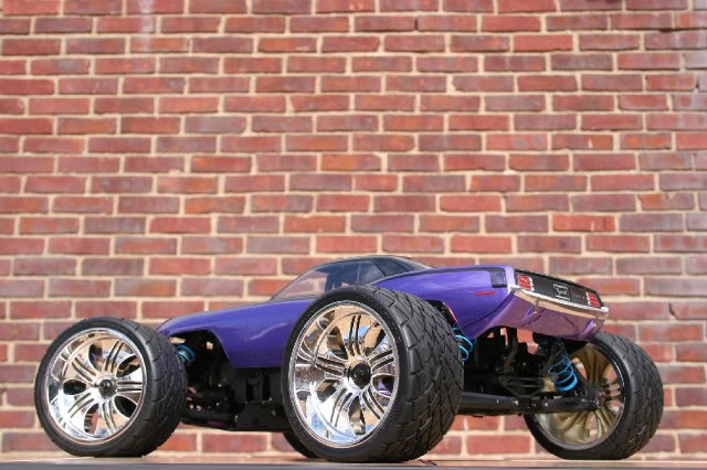 Koła asfaltowe HPI RACING - MOUNTED PHALTLINE TIRE 140x70mm on TREMOR WHEEL CHROME