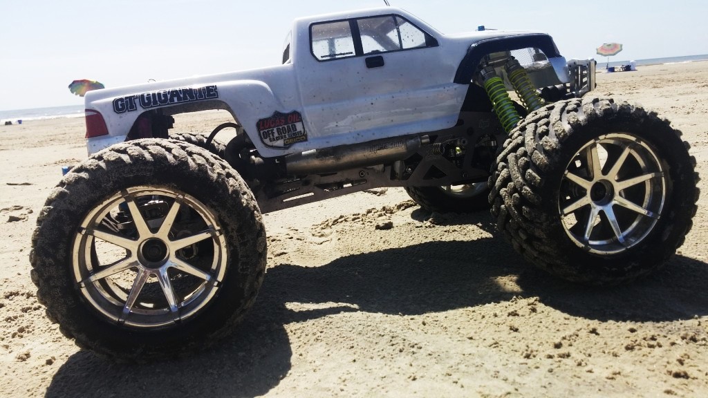 Koła HPI RACING MOUNTED GOLIATH TIRE ON BLAST WHEEL CHROME