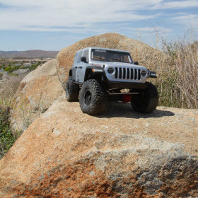 AXIAL SCX6 Jeep Wrangler 4WD 1:6 RTR (srebrny)