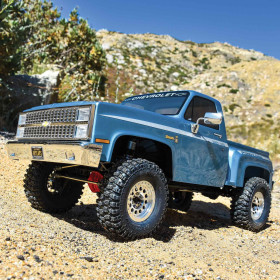AXIAL SCX10 III Base Camp PRO-LINE 82 Chevy K10 LE 1/10 RTR