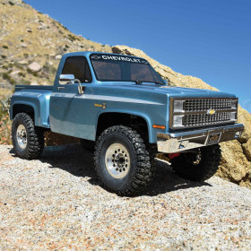 AXIAL SCX10 III Base Camp PRO-LINE 82 Chevy K10 LE 1/10 RTR