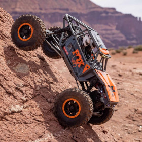 AXIAL Capra UTB18 4WD 1:18 Crawler (Pomarańczowy)