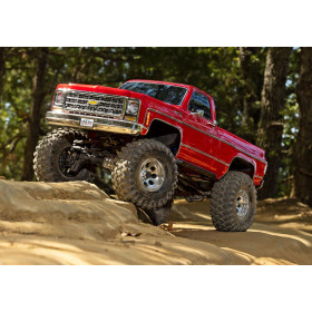 TRAXXAS Auto TRX-4 High Trail Chevrolet K10 1979 (czerwony)