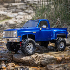 AXIAL SCX10 III Base Camp 1982 Chevy K10 1:10 4WD RTR niebieski