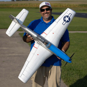 E-flite P-51D Mustang 1.2m SAFE Select BNF Basic