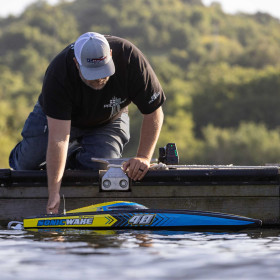 Łódź wyścigowa PROBOAT Super Sonicwake 48" 8S (Niebieski)