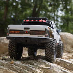AXIAL SCX10 III Base Camp 2024 4WD 1/10 RTR (biały)