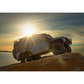 TRAXXAS TRX-4 Land Rover Defender 4WD 1/10 RTR Clipless (Srebrny)