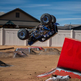 Losi LMT Monster Truck 2.0 1:8 4WD RTR Son Uva Digger