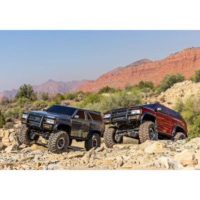 TRAXXAS TRX-4 Nissan Pathfinder 4WD 1/10 RTR Clipless (Czerwony)