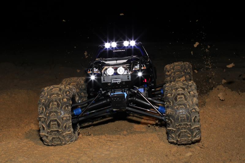 TRAXXAS Summit 4WD Monster Truck